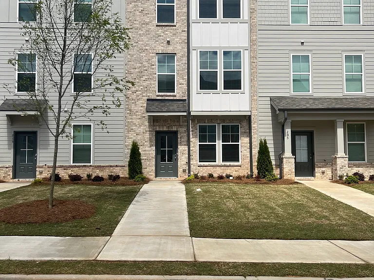 225 Cobalt Dr — Photo 1