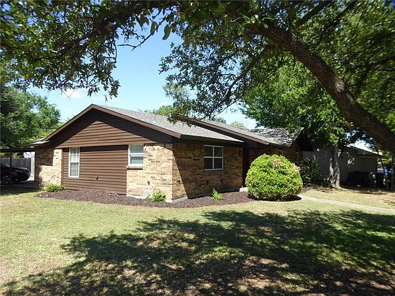 2nd image of 1401 E Park Blvd