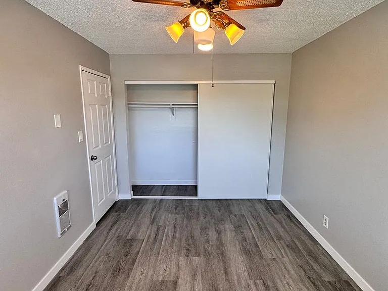 4321 Green Ave — Photo 12