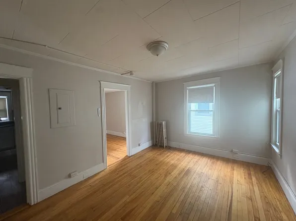 80 Grant St APT 8, Portland, ME 04101