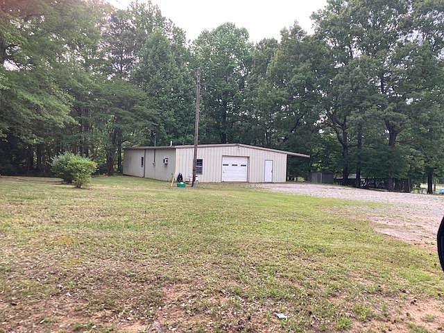 2nd image of 211 Hare Rd