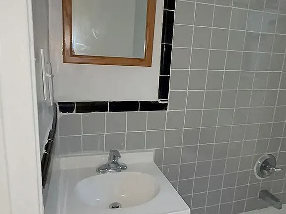2nd image of 13905 85th Dr APT 6A