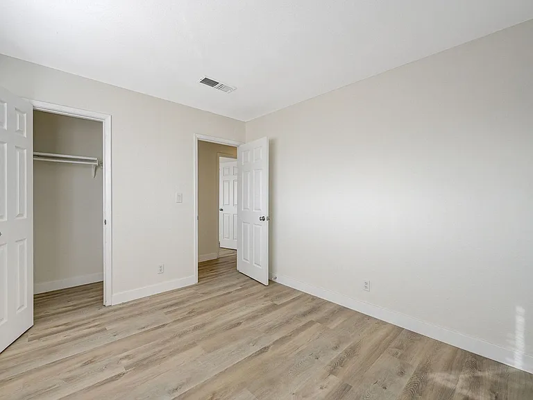 893 W Bartlett Ave — Photo 25