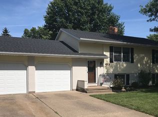613 N 6th St, Eldridge, IA