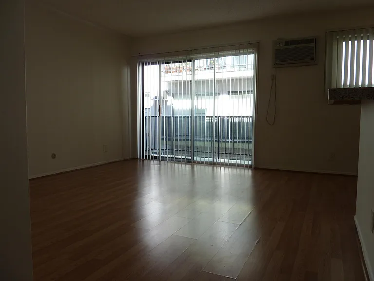 2055 Rodney Dr — Photo 11