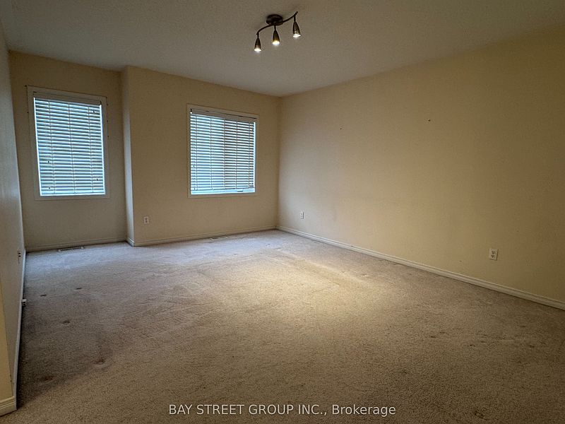 Burlington House for rent - 4 Bedrooms — photo 13