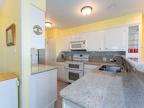 4th image of 3608 Gulf Blvd #102-A