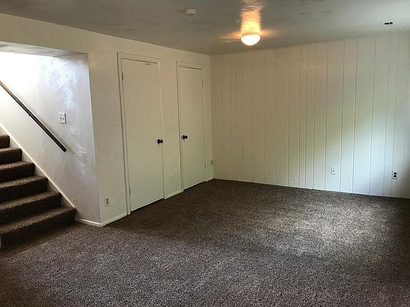 3rd image of 1485 E Maple Ave