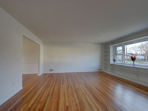 4th image of 22 Kershner Pl