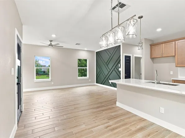2518 Lucky St, Houston, TX 77088