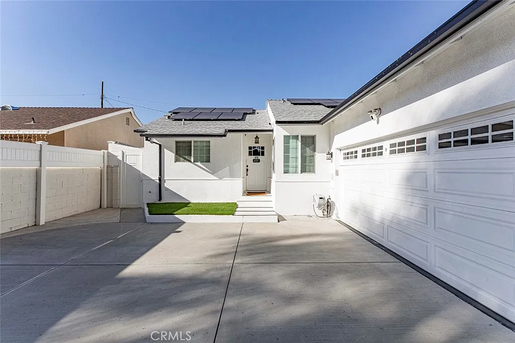 3 bed, 1824 sqft, $5,000 — Photo 1
