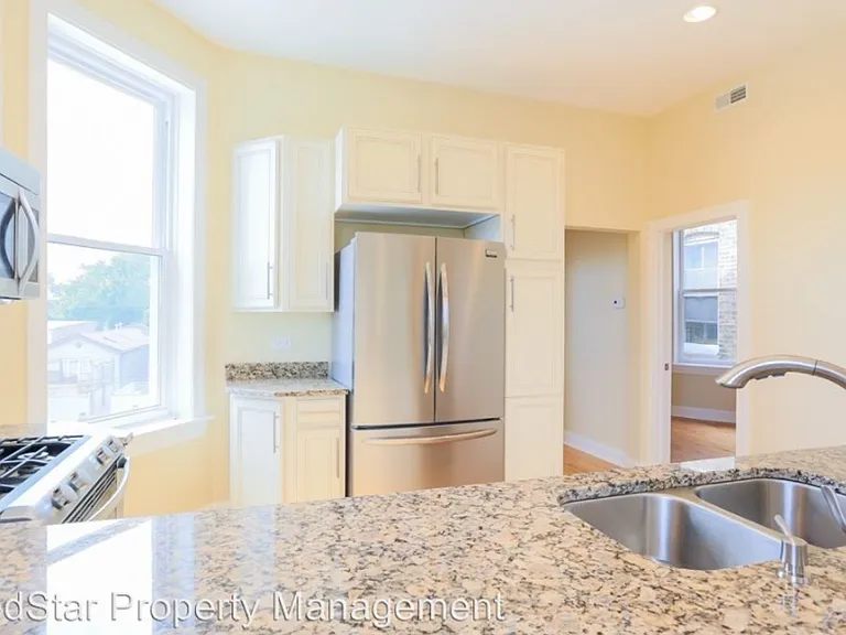 1528 N Campbell Ave — Photo 5