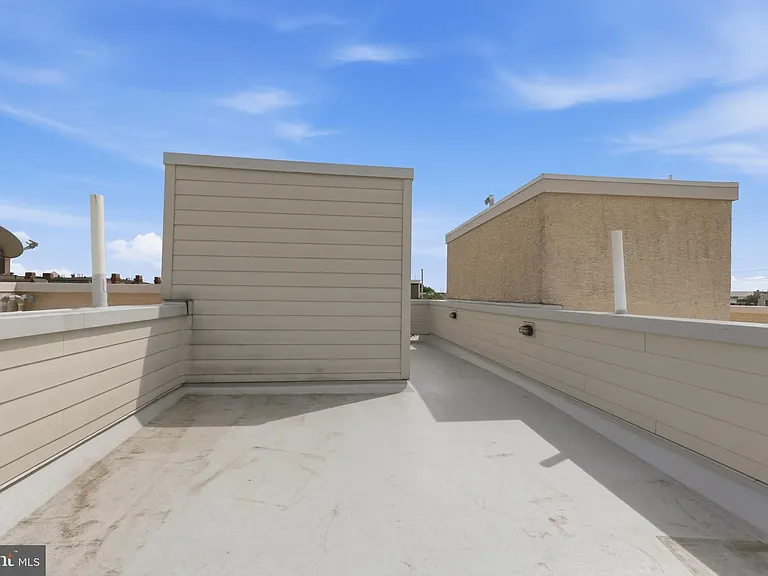 2313 Ellsworth St — Photo 31