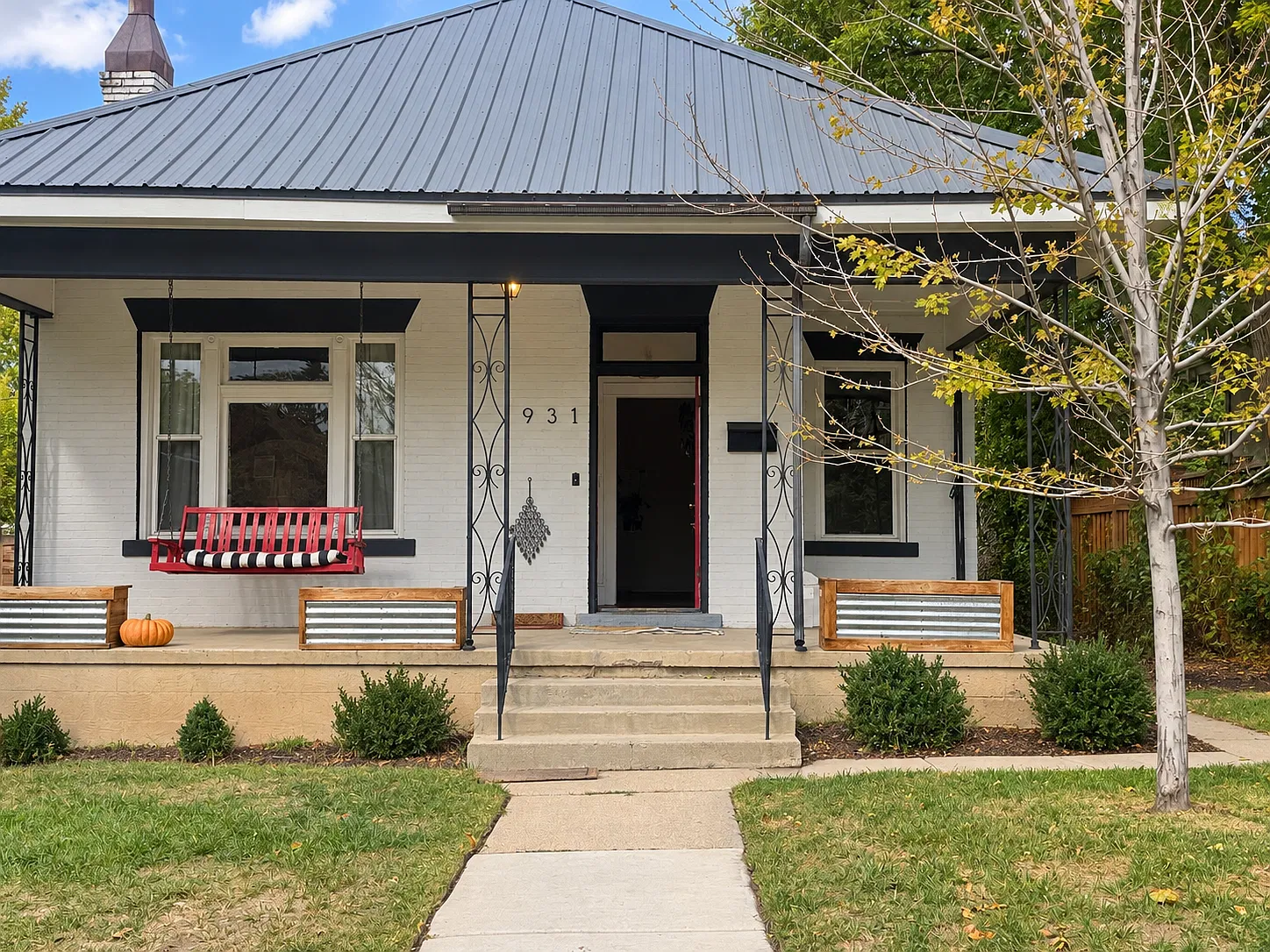 3 bed, 1318 sqft, $3,900 — Photo 1