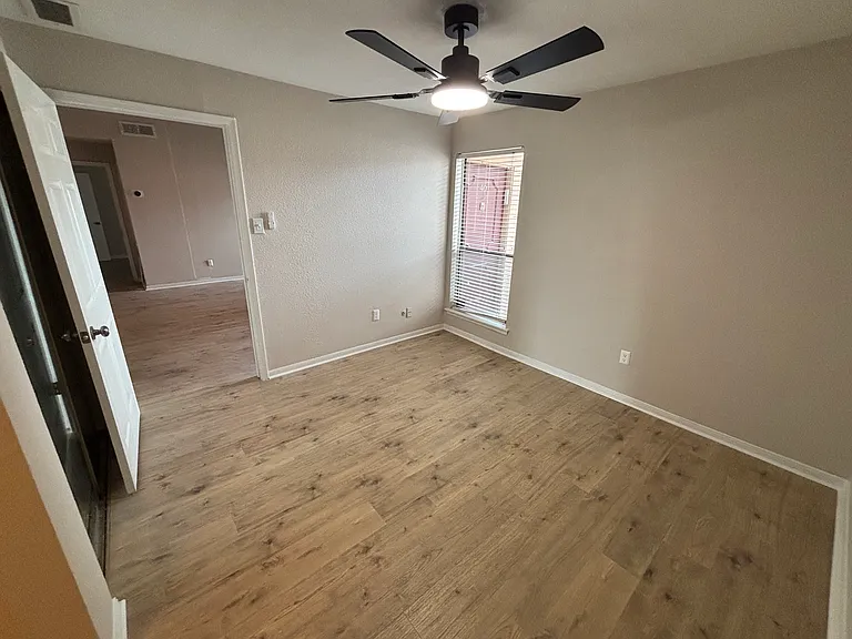 2125 Augusta Dr #40 — Photo 5