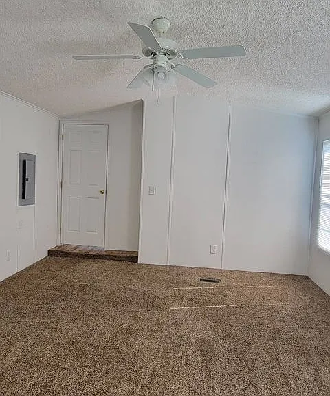 1139 Bonfire Dr — Photo 14