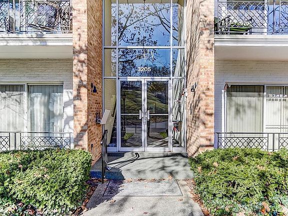 3rd image of 3205 Southdale Dr Unit 18