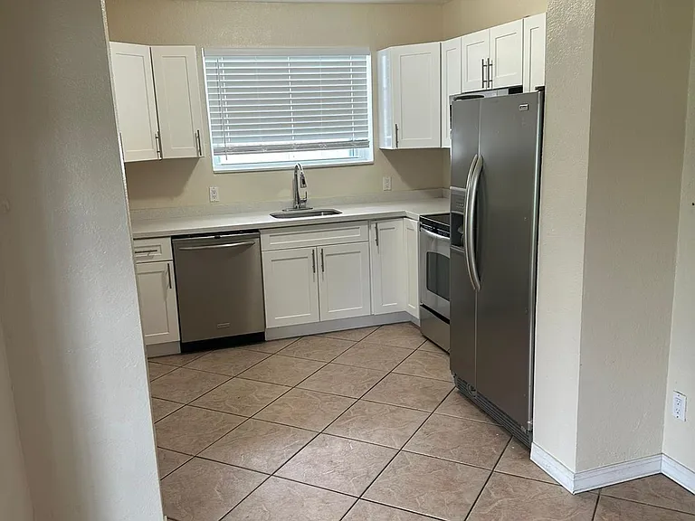 1820 Scott St — Photo 3