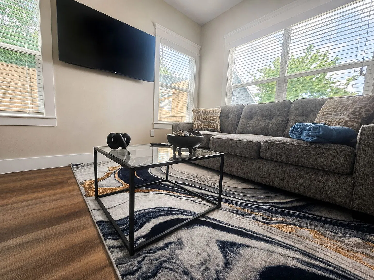 3 bed, 2.5 bath, 1700 sqft, $2,995 — Photo 3