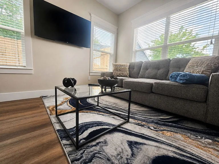4624 Mayflower St #B — Photo 3