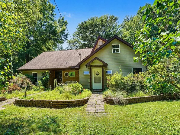 126 48th St, Grand Junction, MI 49056