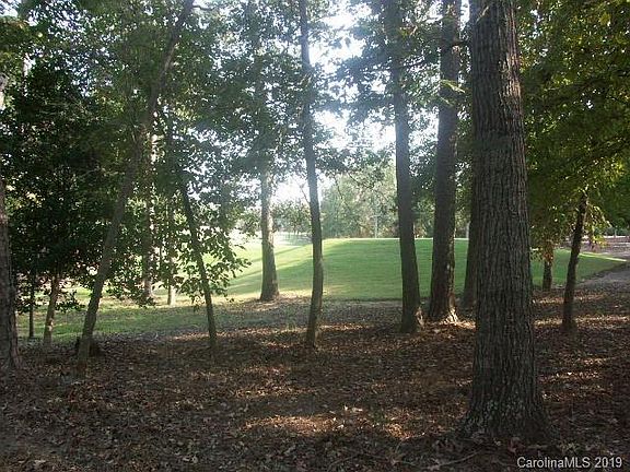 3rd image of 106 Glenbrook Spg