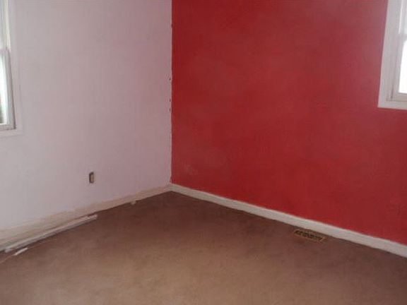 4th image of 6921 Midway Dr