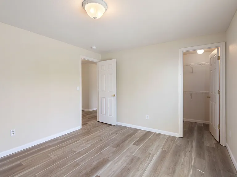 9104 Jersey Dr — Photo 28