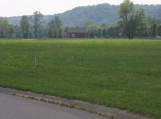 24 Packet Blvd, Vevay, IN 47043