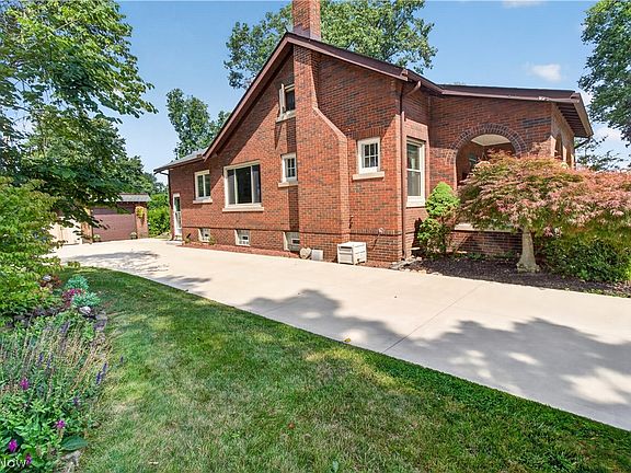 4th image of 156 Woodhill Dr