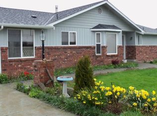 110 W Crescent Harbor Rd, Oak Harbor, WA 98277