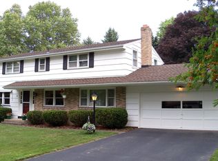 6 Hillswood Rd, Rochester, NY 14624