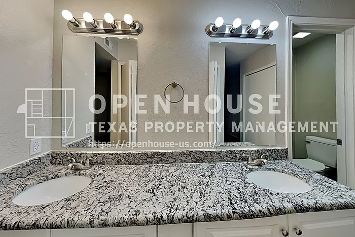 2611 Sprucewood Ln — Photo 9