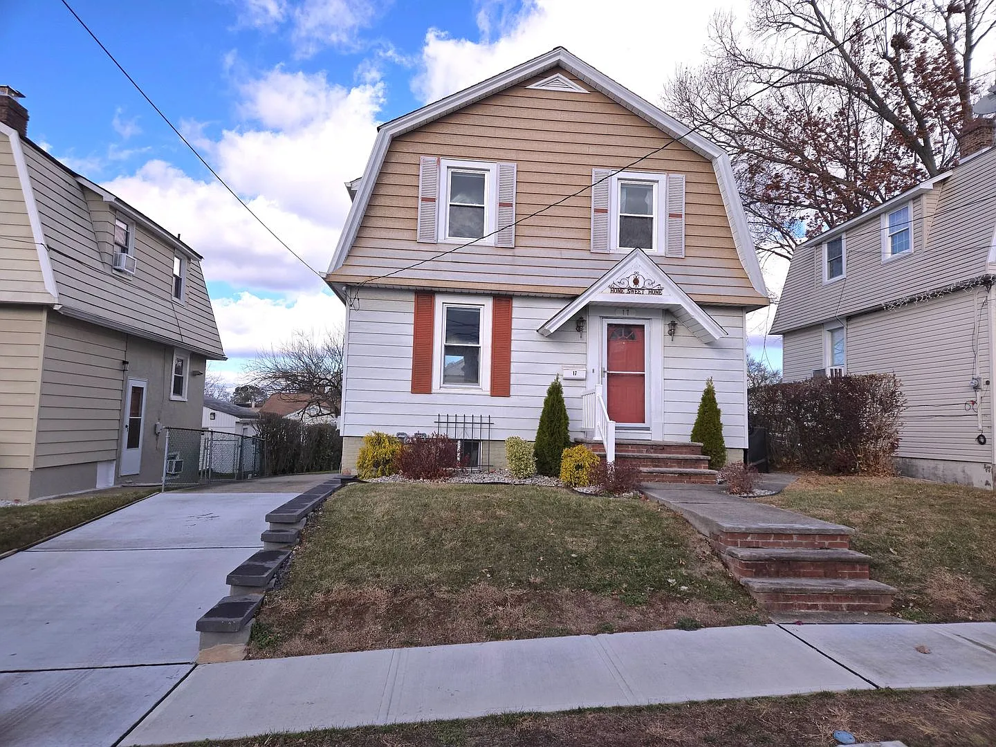 17 W Foch Ave photo 1