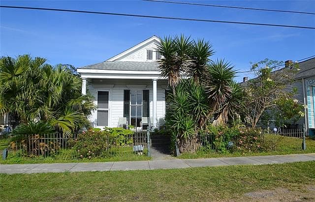 1st image of 4725 Dauphine St