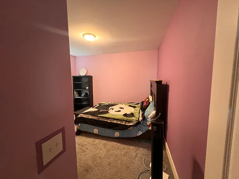 143 Snowden St E — Photo 3
