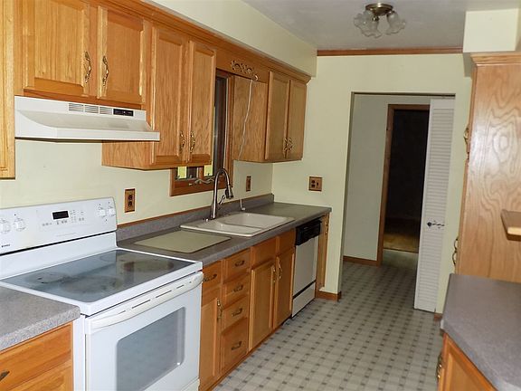 4th image of 1221 Kimball Ave