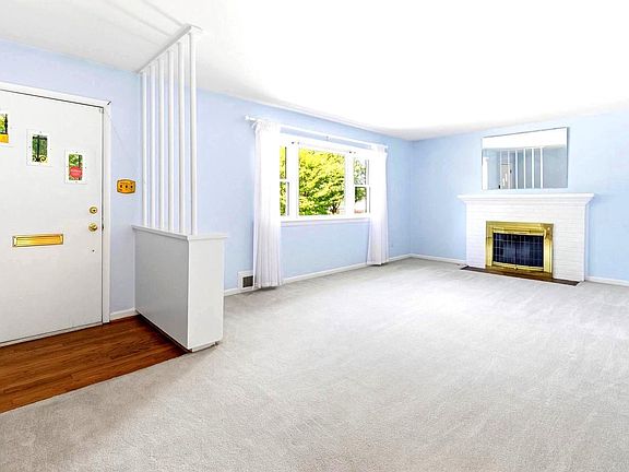 4th image of 8311 W Boulevard Dr