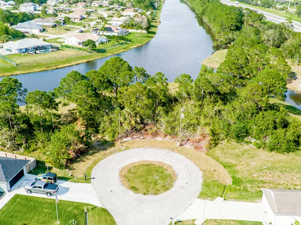 4035 SW Kidd Court, Port St Lucie, FL 34953