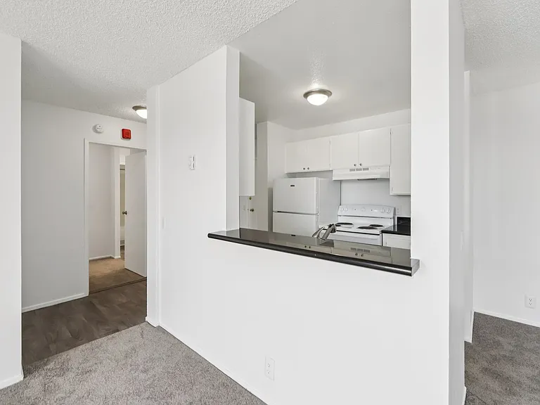 Lakewood Apartments At Lake Merced — Photo 20