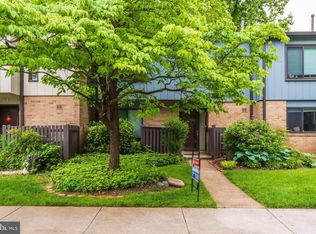 1732 Ivy Oak Sq #28, Reston, VA 20190