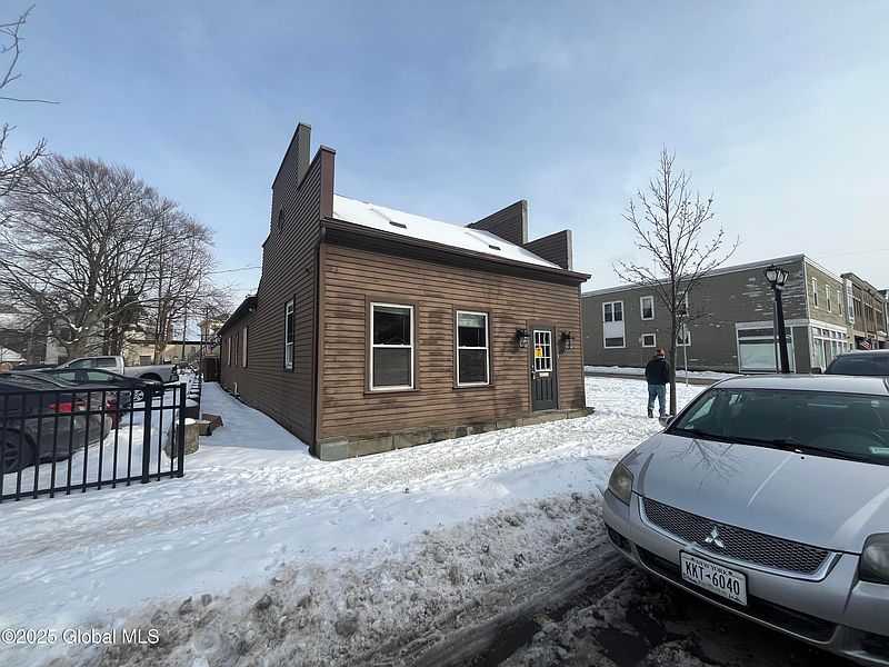 3rd image of 197 Remsen Street