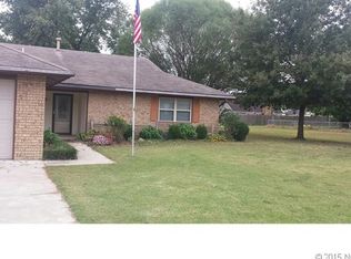 1602 SE 9th St, Wagoner, OK 74467