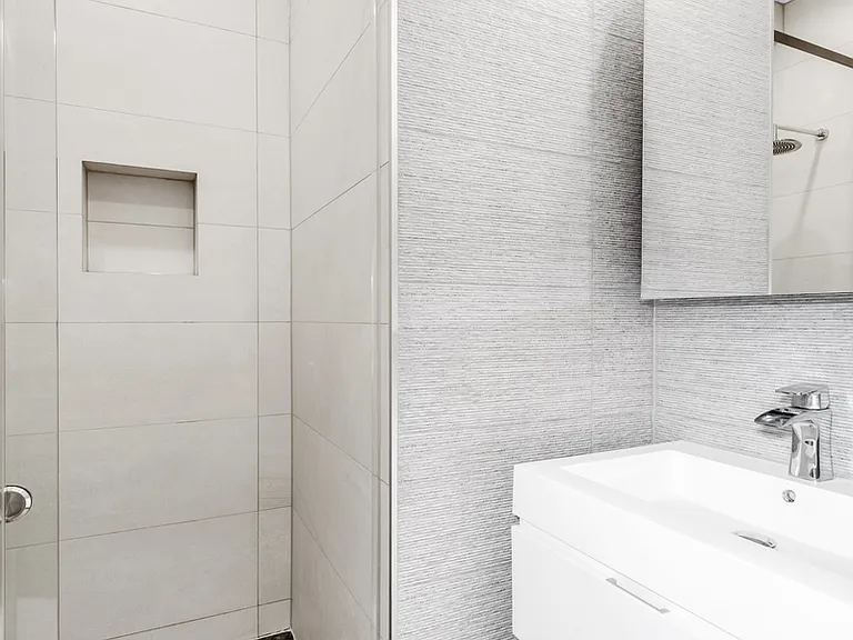 356 W 21st St #4 — Photo 8