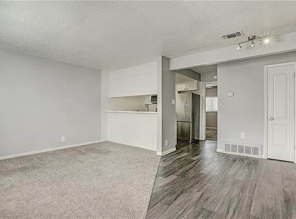 2nd image of 2205 Muroc St APT 204