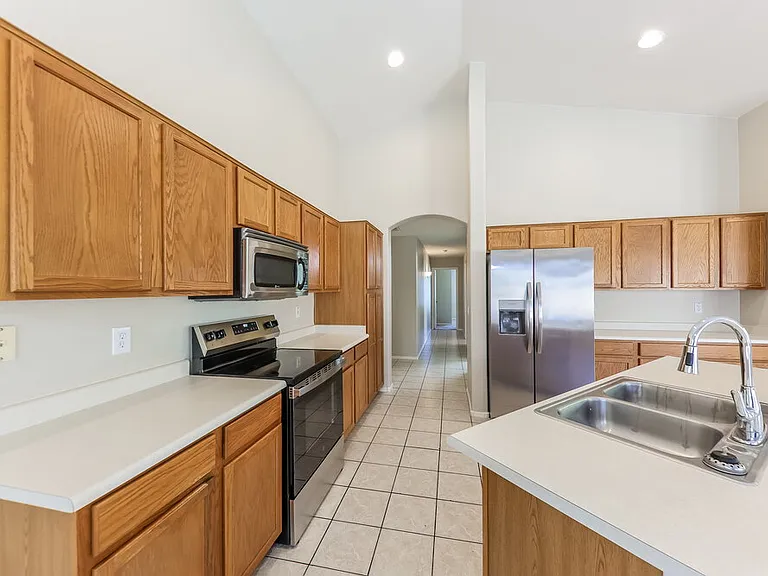9166 W Melinda Ln — Photo 7