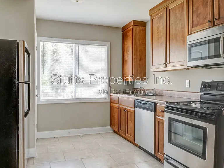 1246 Graham Ave #23 — Photo 3