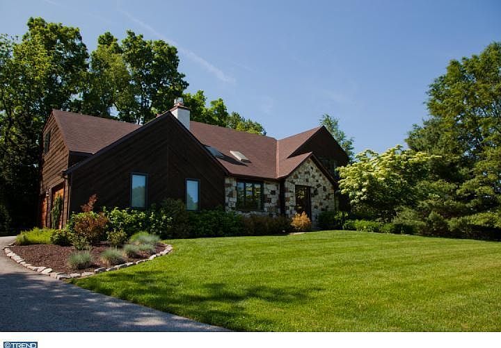 For Sale: 17 Sycamore Ln, Chester Springs, PA 19425