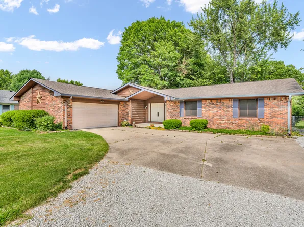 407 Woodland East Dr, Greenfield, IN 46140