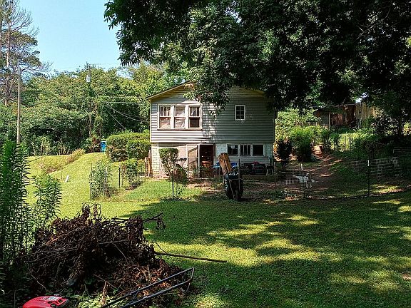 5th image of 323 N Laurel St